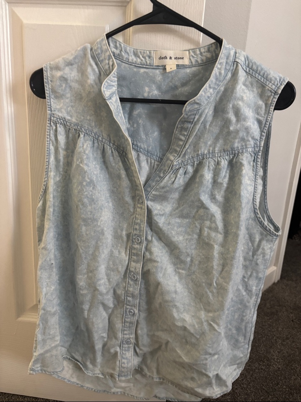 cloth & stone Light Acid-Wash Sleeveless Denim Button-Up Top